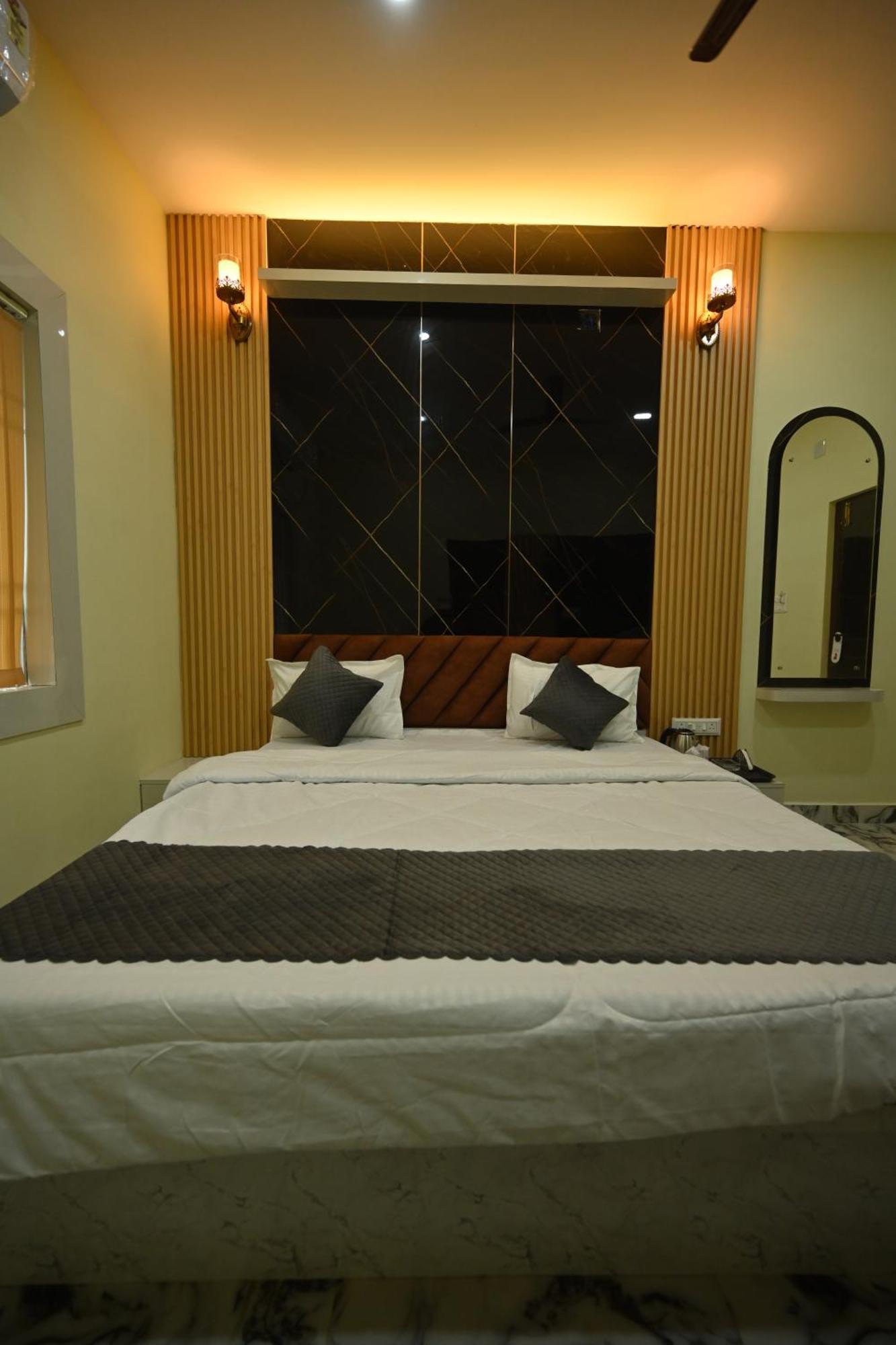 The Vintage Plaza Hotel Baripada Exterior photo