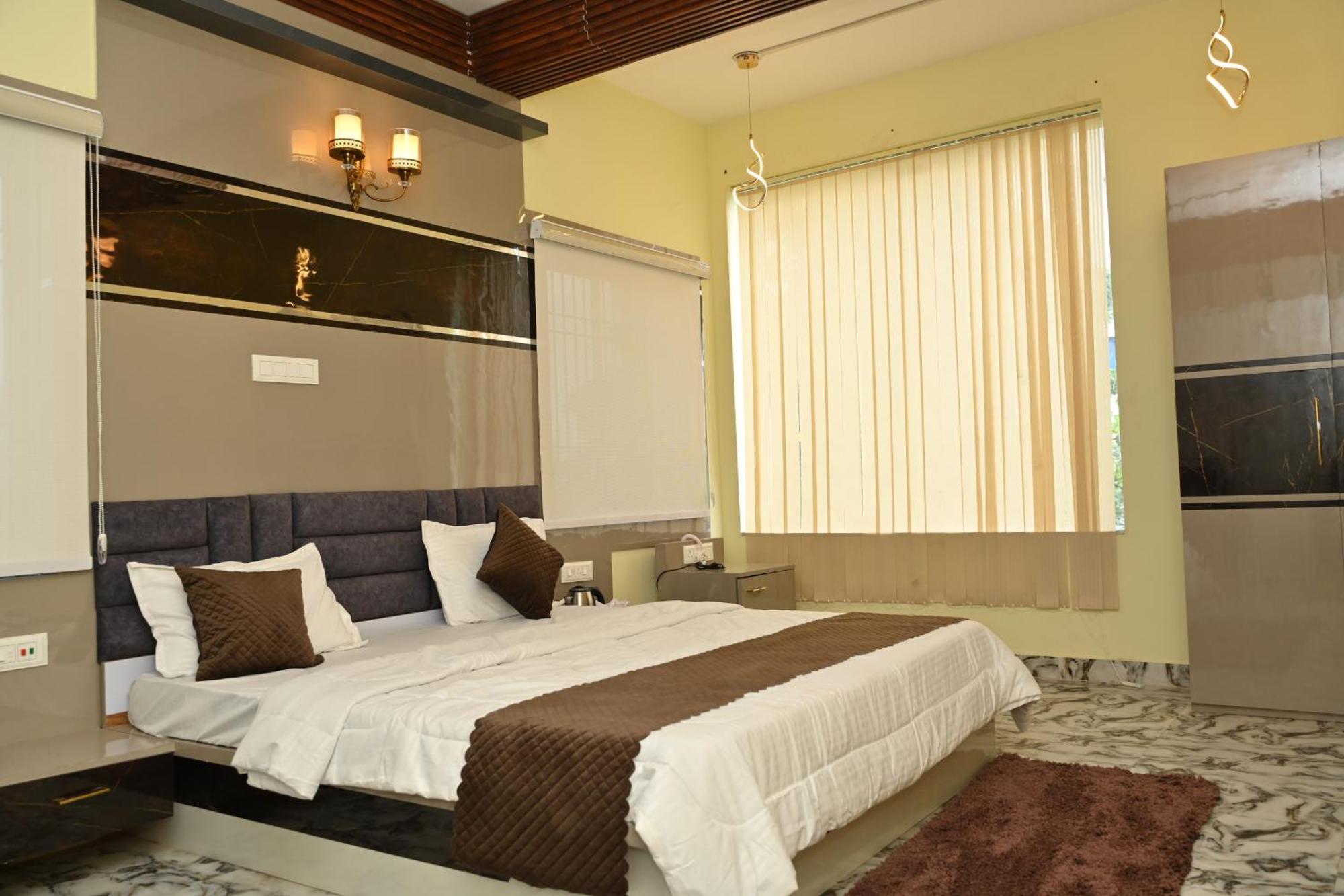 The Vintage Plaza Hotel Baripada Exterior photo