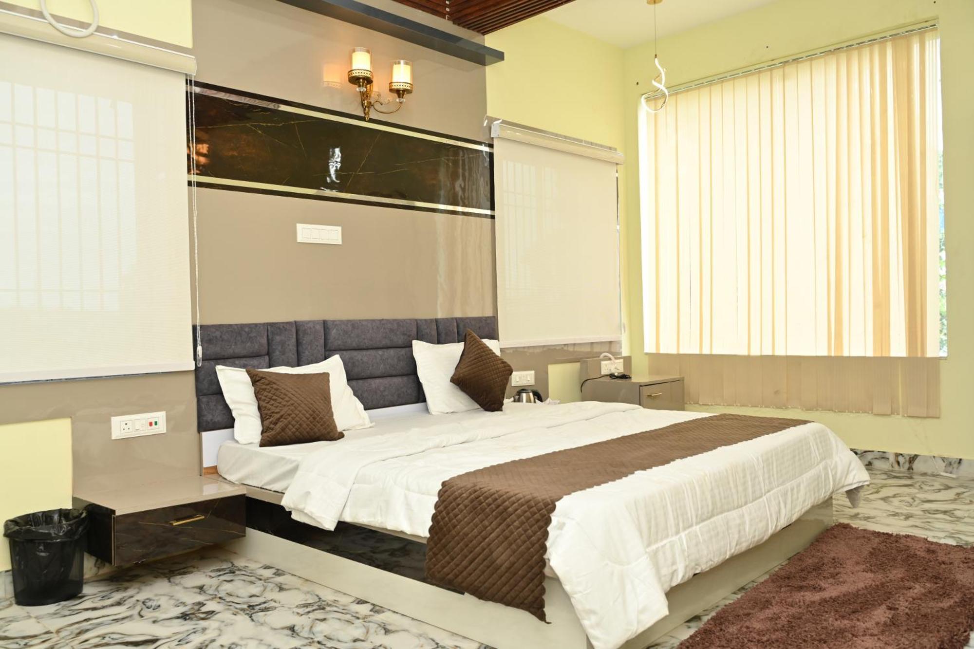 The Vintage Plaza Hotel Baripada Exterior photo